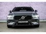 Volvo V60 2.0 T8 Plug-in Hybrid AWD Plus Dark | SOH 100% | Trekhaak | Sportstoelen | Panoramadak | Harman Kardon Audio | Head-up Display | 360 Graden Camera | Stoelverwarming voor en achter | Keyless Entry | Elektrische Achterklep | Elektrisch Verstelbare Voorstoelen | Cruise Control Adaptief | BLIS | Google Navigatie | Apple Carplay | Android Auto