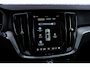 Volvo V60 2.0 T8 Plug-in Hybrid AWD Plus Dark | SOH 100% | Trekhaak | Sportstoelen | Panoramadak | Harman Kardon Audio | Head-up Display | 360 Graden Camera | Stoelverwarming voor en achter | Keyless Entry | Elektrische Achterklep | Elektrisch Verstelbare Voorstoelen | Cruise Control Adaptief | BLIS | Google Navigatie | Apple Carplay | Android Auto