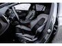 Volvo V60 2.0 T8 Plug-in Hybrid AWD Plus Dark | SOH 100% | Trekhaak | Sportstoelen | Panoramadak | Harman Kardon Audio | Head-up Display | 360 Graden Camera | Stoelverwarming voor en achter | Keyless Entry | Elektrische Achterklep | Elektrisch Verstelbare Voorstoelen | Cruise Control Adaptief | BLIS | Google Navigatie | Apple Carplay | Android Auto