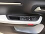 Citroën E-C3 Max Comfort Range 44 kWh 113pk | DEMO | Navigatie | Achteruitrijcamera | Climate Control | Cruise Control | Parkeersensoren | Bluetooth | Draadloze Apple Carplay / Android Auto | Comfortstoelen | Elektrisch inklapbare spiegels | Led koplampen | Donker getint glas | 17" lichtmetalen velgen |