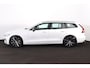 Volvo V60 T6 Recharge AWD Plus Dark - IntelliSafe Assist & Surround - 360º Camera - Harman/Kardon audio - Verwarmde voorstoelen, stuur & achterbank - Parkeersensoren voor & achter - Elektr. bedienb. voorstoelen met geheugen - Inklapbare trekhaak - 18' LMV