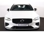 Volvo V60 T6 Recharge AWD Plus Dark - IntelliSafe Assist & Surround - 360º Camera - Harman/Kardon audio - Verwarmde voorstoelen, stuur & achterbank - Parkeersensoren voor & achter - Elektr. bedienb. voorstoelen met geheugen - Inklapbare trekhaak - 18' LMV