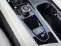 Volvo XC60 2.0 T8 Plug-in hybrid AWD Plus Dark | Panoramadak | Long range | Camera | Lederen bekleding | Memory | Navigatie | Full-LED | DAB | Keyless | Apple CarPlay | Stoelverwarming&koeling | Achterbankverwarming | Elektrische achterklep | 19 inch velgen | Volledig onderhouden