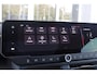 Jeep Compass 1.2 145PK e-Hybrid FIRST EDITION | PANORAMADAK: TWEEDELIG PANORAMISCH SCHUIF-/KANTELDAK | PREMIUM PACK: FOCAL PREMIUM AUDIO/STOELMASSAGE VÓÓR/STOELVENTILATIE VÓÓR/ELEKTRISCH VERSTELBARE VOORSTOELEN MET GEHEUGENFUNCTIE/GLANZEND ZWART GESPOTEN BUMPERS | CONVENIENCE PACK: 360° CAMERA /PARKEERSENSOREN VÓÓR, ACHTER & ZIJDELINGS/BLIND SPOT MONITORING/PEDAALVERWARMINGSPREVENTIE | PACIFIC BLUE | LED MATRIX KOPLAMPEN | 18" LICHTMETALEN VELGEN | VERLICHTE 7-SLEUFS GRILL | PRIVACY GLASS | STOEL/STUUR VERWARMING | VERWARMBARE VOORRUITRAND |SFEERVERLICHTING | ELEKTRISCH BEDIENBARE ACHTERKLEP | DRAADLOZE TELEFOONLADER | NAVIGATIE | DRAADLOZE APPLE CARPLAY/ANDROID AUTO | ADAPTIVE CRUISE CONTROL | KEYLESS ENTRY/START |