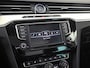 Volkswagen Passat Variant 1.4 TSI GTE HighLine Sport Automaat (PANORAMADAK, APPLE CARPLAY, SOH 77,9%, GROOT NAVI, CAMERA, TREKHAAK, KEYLESS, SPORTSTOELEN, STOELVERWARMING, GETINT GLAS, NIEUWSTAAT)
