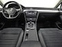 Volkswagen Passat Variant 1.4 TSI GTE HighLine Sport Automaat (PANORAMADAK, APPLE CARPLAY, SOH 77,9%, GROOT NAVI, CAMERA, TREKHAAK, KEYLESS, SPORTSTOELEN, STOELVERWARMING, GETINT GLAS, NIEUWSTAAT)