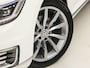 Volkswagen Passat Variant 1.4 TSI GTE HighLine Sport Automaat (PANORAMADAK, APPLE CARPLAY, SOH 77,9%, GROOT NAVI, CAMERA, TREKHAAK, KEYLESS, SPORTSTOELEN, STOELVERWARMING, GETINT GLAS, NIEUWSTAAT)