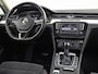 Volkswagen Passat Variant 1.4 TSI GTE HighLine Sport Automaat (PANORAMADAK, APPLE CARPLAY, SOH 77,9%, GROOT NAVI, CAMERA, TREKHAAK, KEYLESS, SPORTSTOELEN, STOELVERWARMING, GETINT GLAS, NIEUWSTAAT)