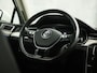 Volkswagen Passat Variant 1.4 TSI GTE HighLine Sport Automaat (PANORAMADAK, APPLE CARPLAY, SOH 77,9%, GROOT NAVI, CAMERA, TREKHAAK, KEYLESS, SPORTSTOELEN, STOELVERWARMING, GETINT GLAS, NIEUWSTAAT)