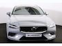 Volvo V60 T6 Recharge AWD Core - Parkeercamera achter - Verwarmde voorstoelen, stuur & achterbank - Parkeersensoren voor & achter - Cruise control - Extra getint glas - 18' LMV
