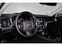Volvo V60 T6 Recharge AWD Core - Parkeercamera achter - Verwarmde voorstoelen, stuur & achterbank - Parkeersensoren voor & achter - Cruise control - Extra getint glas - 18' LMV