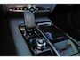 Volvo V60 T6 Recharge AWD Core - Parkeercamera achter - Verwarmde voorstoelen, stuur & achterbank - Parkeersensoren voor & achter - Cruise control - Extra getint glas - 18' LMV