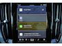 Volvo V60 T6 Recharge AWD Core - Parkeercamera achter - Verwarmde voorstoelen, stuur & achterbank - Parkeersensoren voor & achter - Cruise control - Extra getint glas - 18' LMV