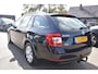 Skoda Octavia Combi 1.0 TSI Greentech Ambition Business , TREKHAAK , CLIMATR , CR CONTR , NAVI , BL TOOTH , LMV16 ,
