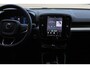 Volvo XC40 2.0 B3 Plus Black Edition Google Infotainment / Adaptieve cruise control / Elektrisch bedienbare voorstoelen met geheugen op de bestuurdersstoel / Stoelverwarming