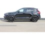 Volvo XC40 2.0 B3 Plus Black Edition Google Infotainment / Adaptieve cruise control / Elektrisch bedienbare voorstoelen met geheugen op de bestuurdersstoel / Stoelverwarming