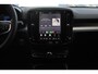 Volvo XC40 2.0 B3 Plus Black Edition Google Infotainment / Adaptieve cruise control / Elektrisch bedienbare voorstoelen met geheugen op de bestuurdersstoel / Stoelverwarming
