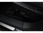 Volvo XC40 2.0 B3 Plus Black Edition Google Infotainment / Adaptieve cruise control / Elektrisch bedienbare voorstoelen met geheugen op de bestuurdersstoel / Stoelverwarming