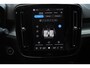 Volvo XC40 2.0 B3 Plus Black Edition Google Infotainment / Adaptieve cruise control / Elektrisch bedienbare voorstoelen met geheugen op de bestuurdersstoel / Stoelverwarming