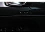 Volvo XC40 2.0 B3 Plus Black Edition Google Infotainment / Adaptieve cruise control / Elektrisch bedienbare voorstoelen met geheugen op de bestuurdersstoel / Stoelverwarming