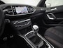 Peugeot 308 SW 1.2 PureTech GT-line Sport (GROOT NAVI, SPORTSTOELEN, PANORAMADAK, LM VELGEN, TREKHAAK, GETINT GLAS, NIEUWE APK, NIEUWSTAAT)