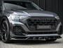 Audi Q8 E-Hybrid Quattro 360KW Competition Plus | Panoramadak | 5 Jr Garantie | Alcantara Hemelbekleding | Carbon Inleg | Stoelmassage + Ventilatie | Achterasbesturing | 360 Camera | B&O Sound | HUD | OLED | Soft Close | Ambiance Interieur |