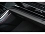 Audi Q8 E-Hybrid Quattro 360KW Competition Plus | Panoramadak | 5 Jr Garantie | Alcantara Hemelbekleding | Carbon Inleg | Stoelmassage + Ventilatie | Achterasbesturing | 360 Camera | B&O Sound | HUD | OLED | Soft Close | Ambiance Interieur |
