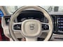 Volvo XC60 2.0 B5 Inscription | Trekhaak| | Adaptieve Cruise Control| Alarm klasse 3| Stoel- en stuurwielverwarming| Standkachel| Extra getint glas| 20"Lichtmetalen velgen| Verwarmbare voorruit