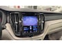 Volvo XC60 2.0 B5 Inscription | Trekhaak| | Adaptieve Cruise Control| Alarm klasse 3| Stoel- en stuurwielverwarming| Standkachel| Extra getint glas| 20"Lichtmetalen velgen| Verwarmbare voorruit