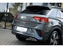 Volkswagen T-Roc 1.5 TSI DSG 150PK Aut. | R-Line Edition | Panoramadak | 18" LM Velgen | LED Koplampen | Active Info Display | Keyless Start | Achteruitrijcamera | Apple Carplay Navigatie |