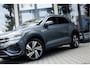 Volkswagen T-Roc 1.5 TSI DSG 150PK Aut. | R-Line Edition | Panoramadak | 18" LM Velgen | LED Koplampen | Active Info Display | Keyless Start | Achteruitrijcamera | Apple Carplay Navigatie |