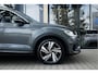Volkswagen T-Roc 1.5 TSI DSG 150PK Aut. | R-Line Edition | Panoramadak | 18" LM Velgen | LED Koplampen | Active Info Display | Keyless Start | Achteruitrijcamera | Apple Carplay Navigatie |