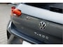 Volkswagen T-Roc 1.5 TSI DSG 150PK Aut. | R-Line Edition | Panoramadak | 18" LM Velgen | LED Koplampen | Active Info Display | Keyless Start | Achteruitrijcamera | Apple Carplay Navigatie |
