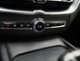Volvo XC60 2.0 T5 Momentum | Automaat | Apple Carplay / Android Auto | Lederen Bekleding | Parkeersensoren |