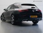 Mercedes-Benz CLA Shooting Brake 180 Business Solution AMG (APPLE CARPLAY,PANORAMADAK,STOELVERWARMING,SFEERVERLICHTING,LED)
