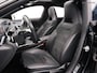 Mercedes-Benz CLA Shooting Brake 180 Business Solution AMG (APPLE CARPLAY,PANORAMADAK,STOELVERWARMING,SFEERVERLICHTING,LED)