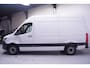 Mercedes-Benz Sprinter 317 CDI 170 pk L2H2 Camera, Apple Carplay Cruise Control, Airco, Opstap achter, 3-Zits