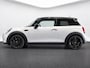 MINI Cooper 3-Deurs 1.5 Business Edition (LED, STOELVERWARMING, NAVI, 17 INCH)