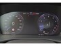 Volvo XC40 2.0 T4 R-Design - Panorama/schuifdak - IntelliSafe Surround - 360º Camera - Parkeersensoren voor & achter - Elektr. bedienb. voorstoelen met geheugen links - Cruise control - Inklapbare trekhaak - 19' LMV