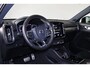 Volvo XC40 2.0 T4 R-Design - Panorama/schuifdak - IntelliSafe Surround - 360º Camera - Parkeersensoren voor & achter - Elektr. bedienb. voorstoelen met geheugen links - Cruise control - Inklapbare trekhaak - 19' LMV