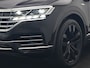 Volkswagen Touareg 3.0 TSi eHybrid 4MOTION PHEV 381pk Dealer O.H | Luchtvering | Trekhaak Af Fabriek | Panodak | Adaptive Cruise | Matrix LED | Lederen Sportstoelen Memory & Verwarmd | Keyless | Apple Carplay | Virtual | Navigatie | DAB | 21"L.M | Plug In Hybrid |