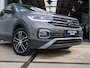 Volkswagen T-Cross 1.5 TSI Style *BTW'er | LED | ACC | Camera | Stoelverwarming | Lane assist | Clima | Halfleder | Parkeersensoren*