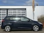Ford Grand C-Max 1.6 Trend 105pk | 7-persoons | Airco | Bluetooth | Cruise control | Isofix bevestiging voor kinderzitjes | Navigatiesysteem | Parkeersensor achter | Trekhaak | Zeer nette auto!