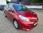 Toyota Yaris 1.0 VVT-i Now nette maar ook zuinige yaris op all seasons banden met trekhaak!