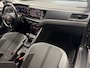 Volkswagen Polo 1.0 TSI HIGHLINE NAVIGATIE CRUISE CONTROL CLIMATE CONTROL STOELVERWARMING BLUETOOTH TELEFOON VERMOEIDHEID HERKENNING 17" LICHTMETALEN VELGEN ZEER MOOI !!