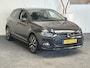 Volkswagen Polo 1.0 TSI HIGHLINE NAVIGATIE CRUISE CONTROL CLIMATE CONTROL STOELVERWARMING BLUETOOTH TELEFOON VERMOEIDHEID HERKENNING 17" LICHTMETALEN VELGEN ZEER MOOI !!