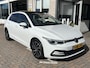 Volkswagen Golf 1.4 eHybrid Style / AUTOMAAT/ PANO/ PARK. SENSOREN/ MEMORY SEATS/ STOEL-STUURVERWARM./ ERGO ACTIVE/ ADAPT. CRUISE/ TRAVEL ASISST/ MASSAGE FUNCTIE/ APP CONNECT/ NAVI/ CLIMA/ DAB