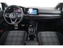 Volkswagen Golf 1.4 eHybrid GTE 245PK SOH 96% Panoramadak IQ Light 19 inch OZ Racing Vredestein All-season Head Up Display Stuur & Stoelverwarming Sfeerverlichting