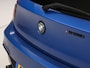 BMW 1-Serie M135 M135i xDrive High Executive Automaat 320Pk (GROOT NAVI, SCHUIFDAK, ALCANTARA STUUR, AKRAPOVIC UITLAATSYSTEEM, LEDER, NIEUWE APK)