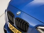 BMW 1-Serie M135 M135i xDrive High Executive Automaat 320Pk (GROOT NAVI, SCHUIFDAK, ALCANTARA STUUR, AKRAPOVIC UITLAATSYSTEEM, LEDER, NIEUWE APK)